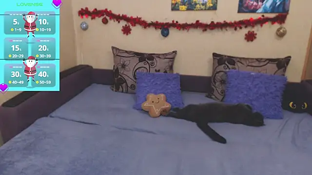 Snapshot of JuliaKeln chatting on 12-17-25, 09:10 JuliaKeln online show from 12-17-25, 09:10