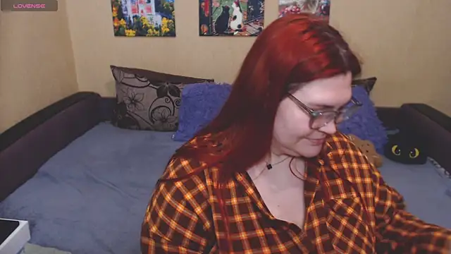 JuliaKeln online show from 04-18-26, 07:58