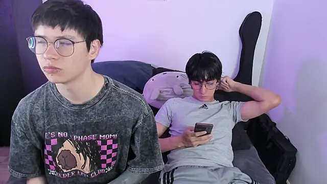 Snapshot of Aventure_Twinks chatting on 01-05-26, 10:57 Aventure Twinks online show from 01-05-26, 10:57