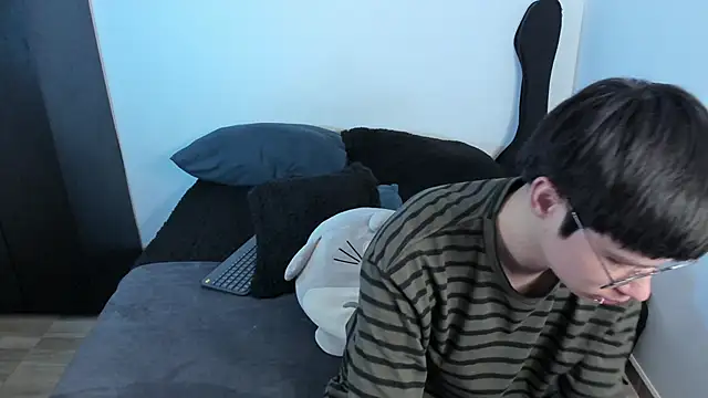 Snapshot of Aventure_Twinks chatting on 01-10-26, 06:53 Aventure Twinks online show from 01-10-26, 06:53