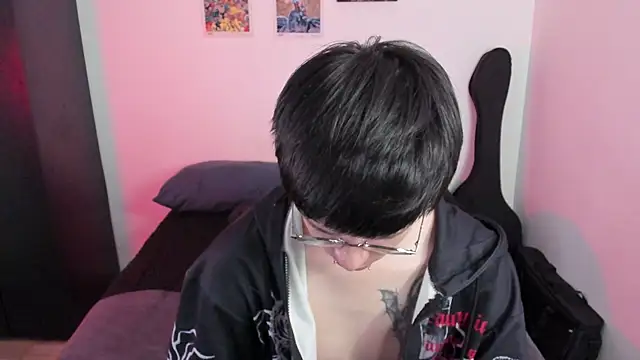 Snapshot of Aventure_Twinks chatting on 01-18-26, 07:01 Aventure Twinks online show from 01-18-26, 07:01