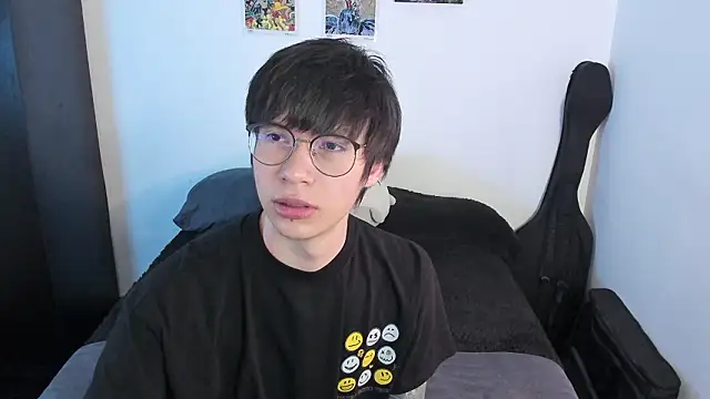 Snapshot of Aventure_Twinks chatting on 03-26-26, 01:33 Aventure Twinks online show from 03-26-26, 01:33