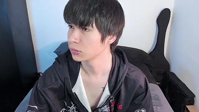 Snapshot of Aventure_Twinks chatting on 03-29-26, 02:22 Aventure Twinks online show from 03-29-26, 02:22