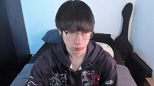 Snapshot of Aventure_Twinks chatting on 03-29-26, 09:59 Aventure Twinks online show from 03-29-26, 09:59