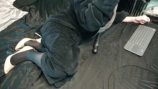 Prxscillia Tx online show from 10-31-25, 04:41