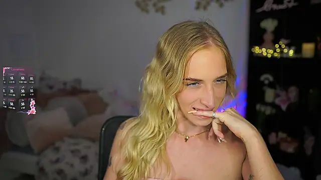 Nicolette  Shea  online show from 01-30-25, 05:06