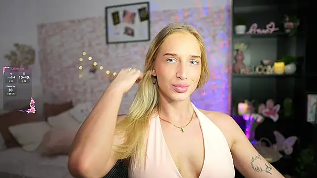 Nicolette  Shea  online show from 03-07-25, 12:12