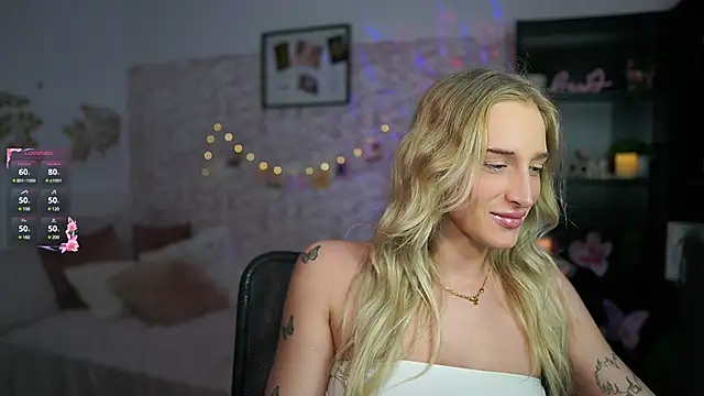 Nicolette  Shea  online show from 03-09-25, 01:59