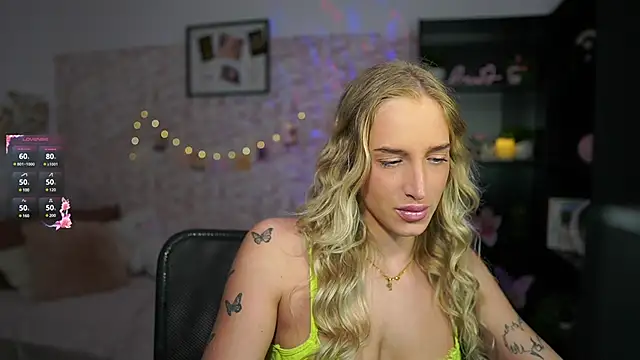 Nicolette  Shea  online show from 03-11-25, 09:13