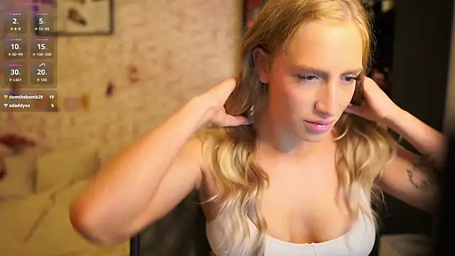 Nicolette  Shea  online show from 01-06-26, 07:56