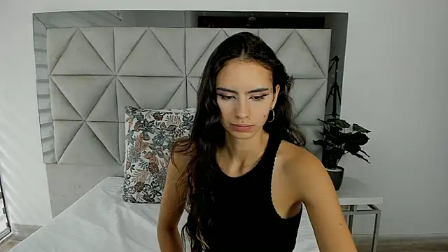 nina pons online show from 02-21-25, 08:49