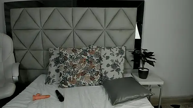 nina pons online show from 03-11-25, 11:04