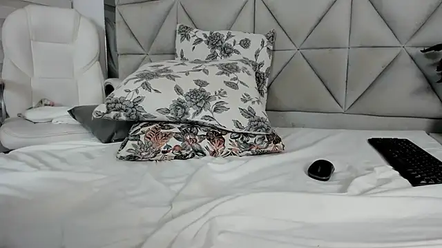 nina pons online show from 03-19-25, 02:05