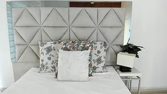 nina pons online show from 09-19-25, 09:48