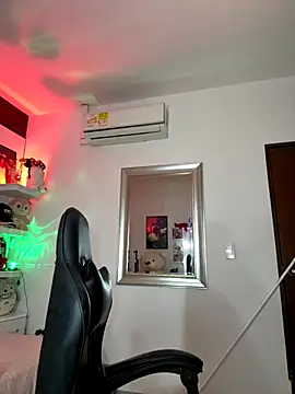 Snapshot of ZarahEvans chatting on 11-25-25, 08:31 ZarahEvans online show from 11-25-25, 08:31