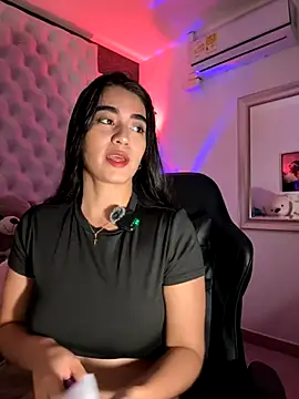 Snapshot of ZarahEvans chatting on 11-29-25, 03:59 ZarahEvans online show from 11-29-25, 03:59