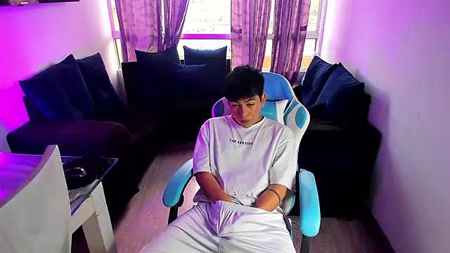 Snapshot of Franco_Rizzo_ chatting on 01-15-25, 07:12 Franco Rizzo online show from 01-15-25, 07:12