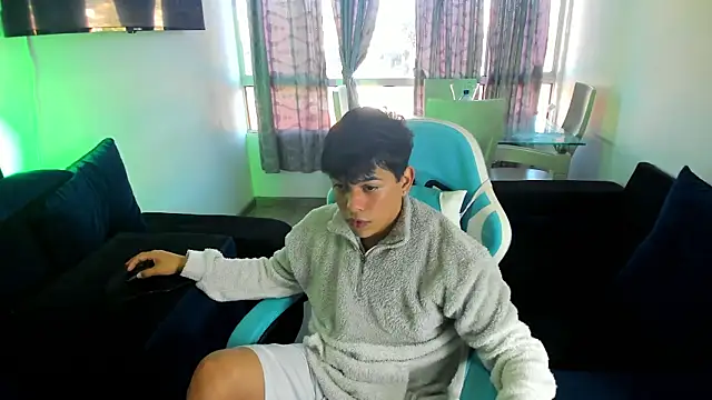 Snapshot of Franco_Rizzo_ chatting on 01-22-25, 09:21 Franco Rizzo online show from 01-22-25, 09:21