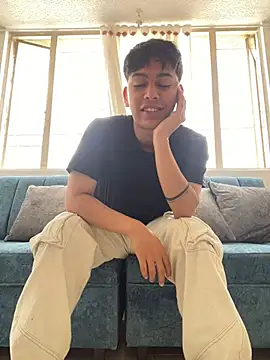 Snapshot of Franco_Rizzo_ chatting on 02-02-25, 07:25 Franco Rizzo online show from 02-02-25, 07:25