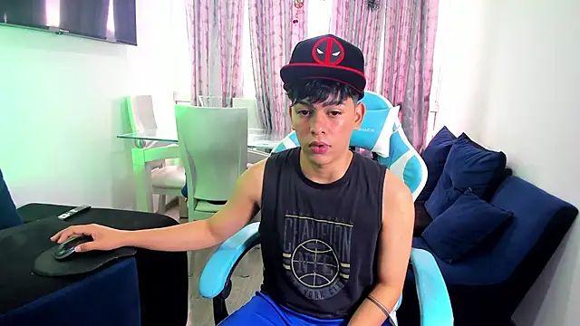 Snapshot of Franco_Rizzo_ chatting on 02-04-25, 07:33 Franco Rizzo online show from 02-04-25, 07:33