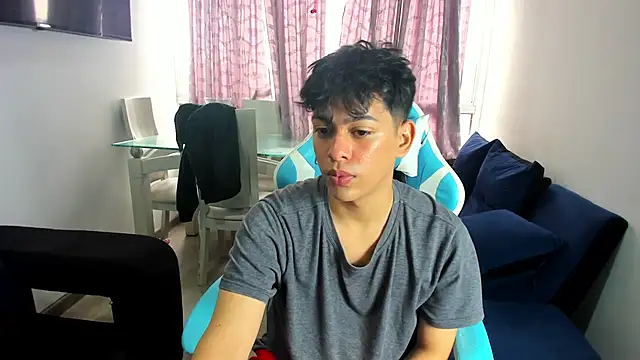 Snapshot of Franco_Rizzo_ chatting on 02-08-25, 07:49 Franco Rizzo online show from 02-08-25, 07:49