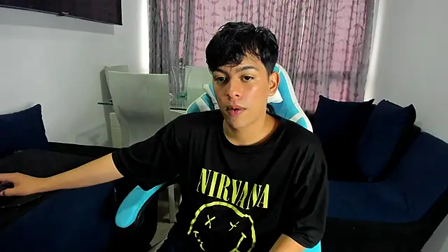 Snapshot of Franco_Rizzo_ chatting on 02-13-25, 08:34 Franco Rizzo online show from 02-13-25, 08:34