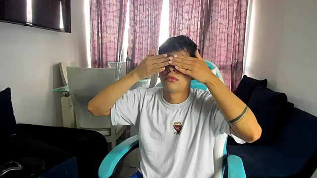 Snapshot of Franco_Rizzo_ chatting on 02-22-25, 09:59 Franco Rizzo online show from 02-22-25, 09:59