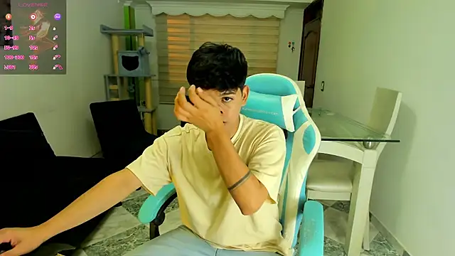 Snapshot of Franco_Rizzo_ chatting on 09-19-25, 04:58 Franco Rizzo online show from 09-19-25, 04:58