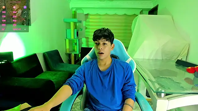 Snapshot of Franco_Rizzo_ chatting on 09-30-25, 02:38 Franco Rizzo online show from 09-30-25, 02:38