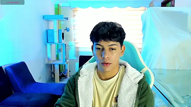 Snapshot of Franco_Rizzo_ chatting on 10-02-25, 09:22 Franco Rizzo online show from 10-02-25, 09:22