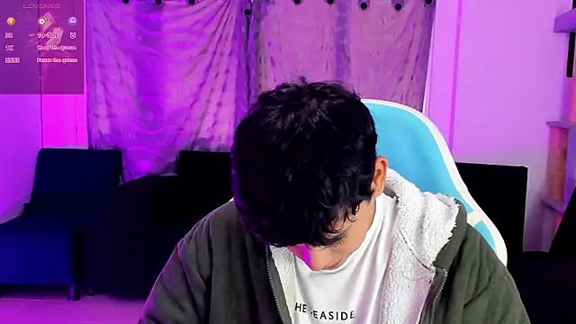 Snapshot of Franco_Rizzo_ chatting on 10-12-25, 08:30 Franco Rizzo online show from 10-12-25, 08:30