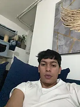 Snapshot of Franco_Rizzo_ chatting on 10-18-25, 06:58 Franco Rizzo online show from 10-18-25, 06:58