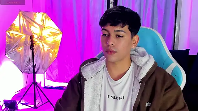 Snapshot of Franco_Rizzo_ chatting on 11-12-25, 02:12 Franco Rizzo online show from 11-12-25, 02:12