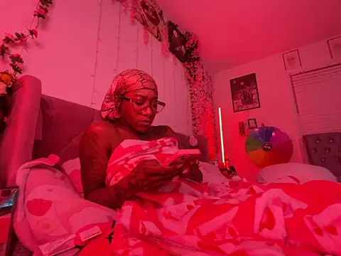 VixenCapri online show from 03-11-26, 02:50