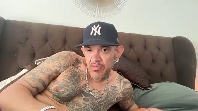 RoodoggXL online show from 03-31-26, 06:19