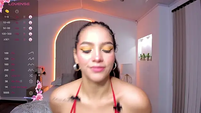 Snapshot of anahi_curlie1 chatting on 12-30-24, 03:58 anahi curlie1 online show from 12-30-24, 03:58