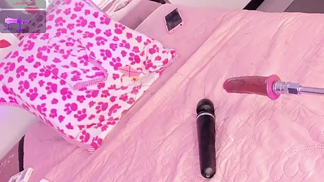 Snapshot of Hilary_Smile_ chatting on 03-11-25, 10:09 Hilary Smile online show from 03-11-25, 10:09