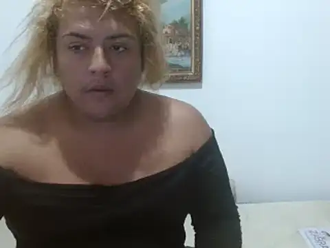 Snapshot of KIARAMARSHALLWELLZ chatting on 01-20-25, 03:26 KIARAMARSHALLWELLZ online show from 01-20-25, 03:26