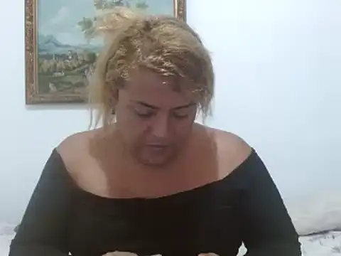 Snapshot of KIARAMARSHALLWELLZ chatting on 01-20-25, 04:01 KIARAMARSHALLWELLZ online show from 01-20-25, 04:01