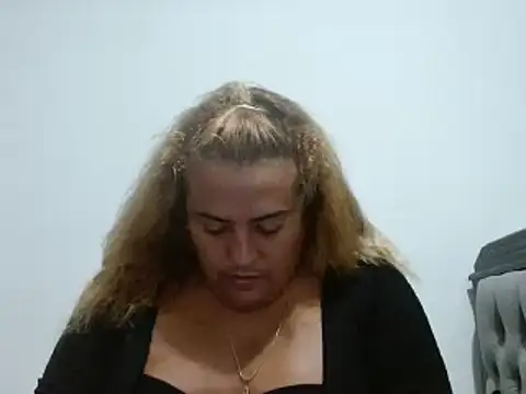 Snapshot of KIARAMARSHALLWELLZ chatting on 02-02-25, 02:38 KIARAMARSHALLWELLZ online show from 02-02-25, 02:38