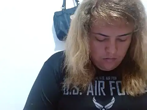 Snapshot of KIARAMARSHALLWELLZ chatting on 02-12-25, 11:51 KIARAMARSHALLWELLZ online show from 02-12-25, 11:51