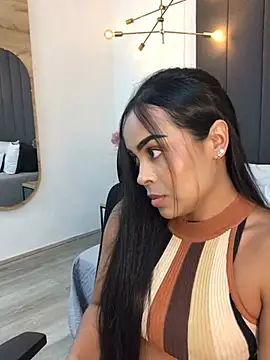 Snapshot of JuanaSimons chatting on 01-04-25, 02:25 JuanaSimons online show from 01-04-25, 02:25