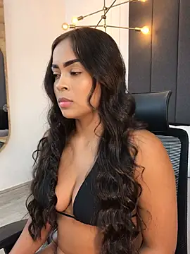 Snapshot of JuanaSimons chatting on 01-06-25, 11:42 JuanaSimons online show from 01-06-25, 11:42