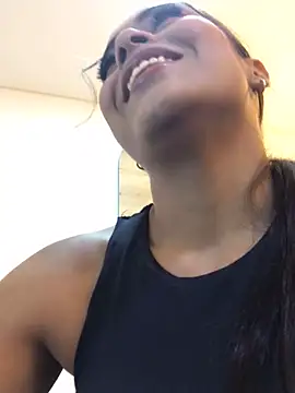 Snapshot of JuanaSimons chatting on 01-27-25, 10:27 JuanaSimons online show from 01-27-25, 10:27