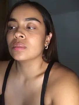 Snapshot of JuanaSimons chatting on 09-18-25, 01:18 JuanaSimons online show from 09-18-25, 01:18