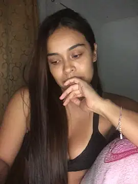 Snapshot of JuanaSimons chatting on 10-24-25, 02:08 JuanaSimons online show from 10-24-25, 02:08