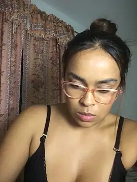 Snapshot of JuanaSimons chatting on 12-05-25, 01:47 JuanaSimons online show from 12-05-25, 01:47