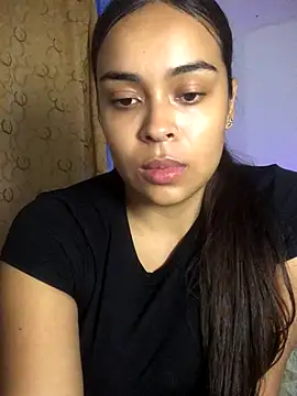 Snapshot of JuanaSimons chatting on 12-14-25, 12:05 JuanaSimons online show from 12-14-25, 12:05