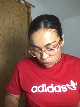 Snapshot of JuanaSimons chatting on 12-20-25, 01:02 JuanaSimons online show from 12-20-25, 01:02