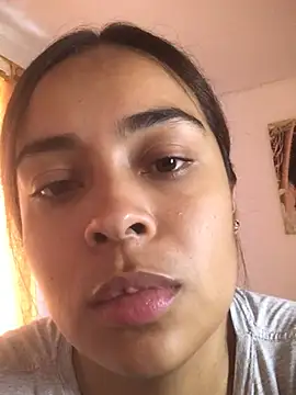 Snapshot of JuanaSimons chatting on 01-18-26, 08:01 JuanaSimons online show from 01-18-26, 08:01